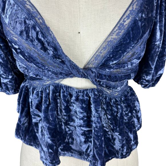 FREE PEOPLE Top Purple Velvet Wild Moon Twist Front Crop Top Lace Size Small NWT - Picture 5 of 8